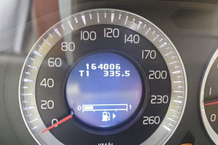 Used Volvo XC60 2009 T6 AWD Zhiya Edition Odometer Close Up