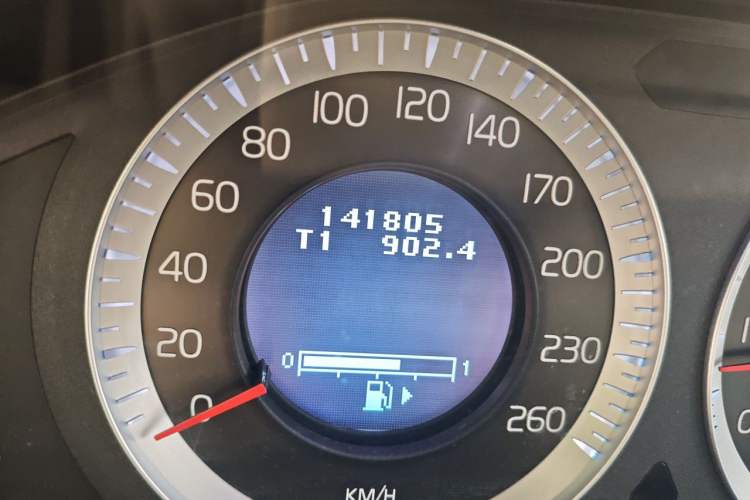 Used Volvo XC60 2009 T6 AWD Zhiya Edition Odometer Close Up