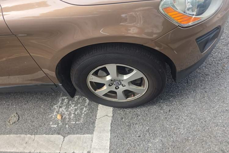 Used Volvo XC60 2009 T6 AWD Zhiya Edition Right Front Wheel Hub