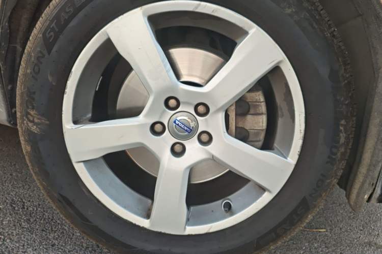 Used Volvo XC60 2009 T6 AWD Zhiya Edition Right Front Wheel Hub