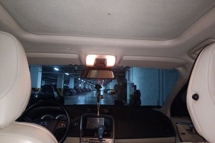 Used Volvo XC60 2009 T6 AWD Prestige Edition Headliner