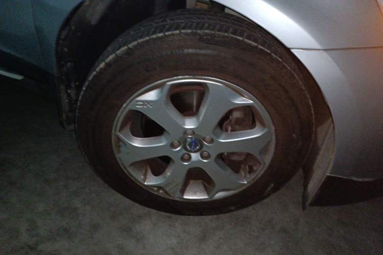Used Volvo XC60 2009 T6 AWD Prestige Edition Right Front Wheel Hub