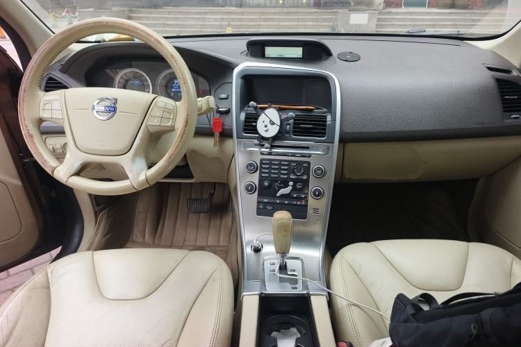 Used Volvo XC60 2010 T6 AWD Zhiya Edition Center Console