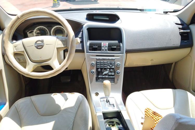 Used Volvo XC60 2010 T6 AWD Zhiya Edition Center Console