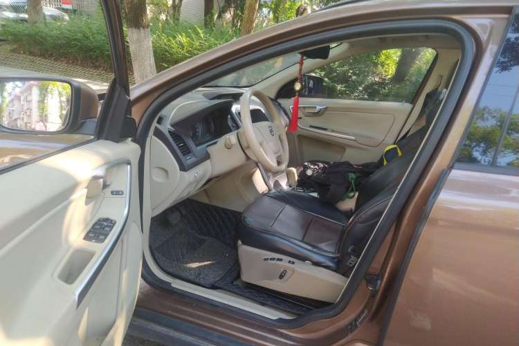 Used Volvo XC60 2010 T6 AWD Comfort Edition Driver Seat