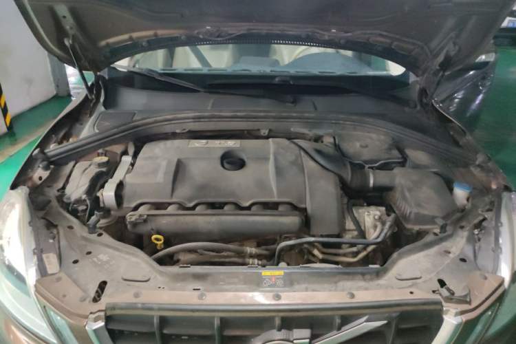Used Volvo XC60 2010 T6 AWD Zhiya Edition Engine Bay