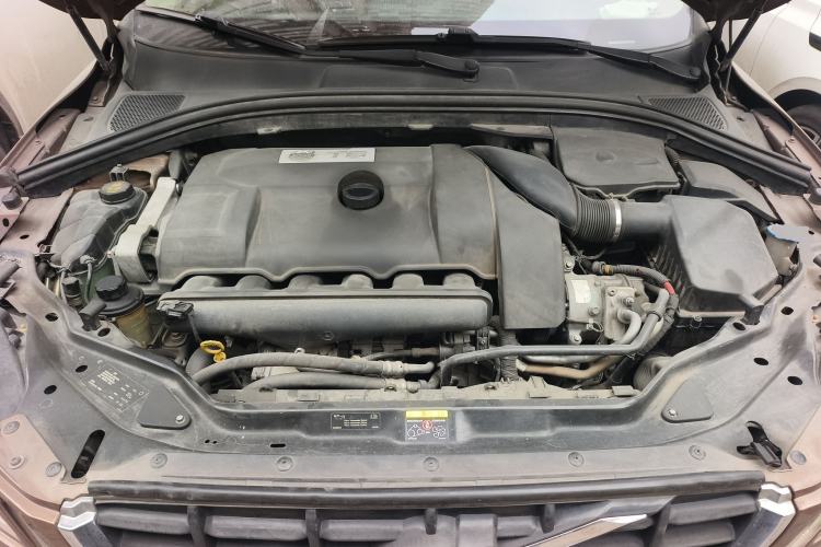 Used Volvo XC60 2010 T6 AWD Zhiya Edition Engine Bay