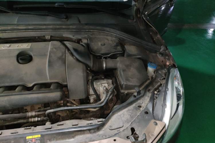 Used Volvo XC60 2010 T6 AWD Zhiya Edition Engine Bay Left