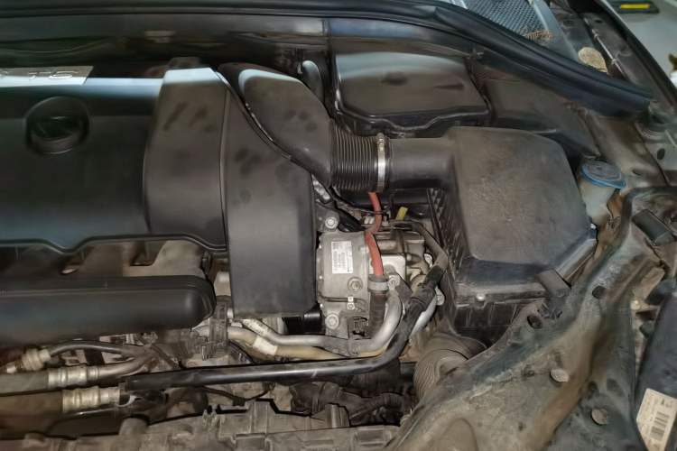 Used Volvo XC60 2010 T6 AWD Zhiya Edition Engine Bay Left