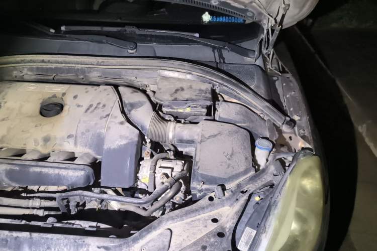 Used Volvo XC60 2010 T6 AWD Comfort Edition Engine Bay Left
