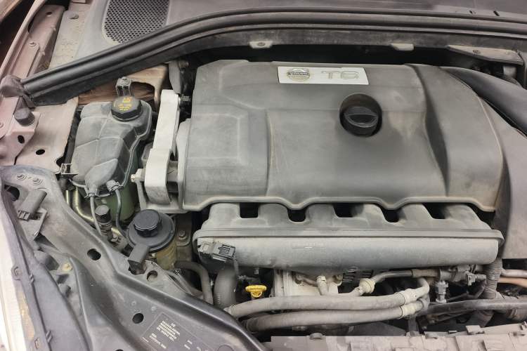Used Volvo XC60 2010 T6 AWD Zhiya Edition Engine Bay Right