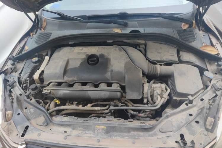 Used Volvo XC60 2010 T6 AWD Comfort Edition Engine Bay