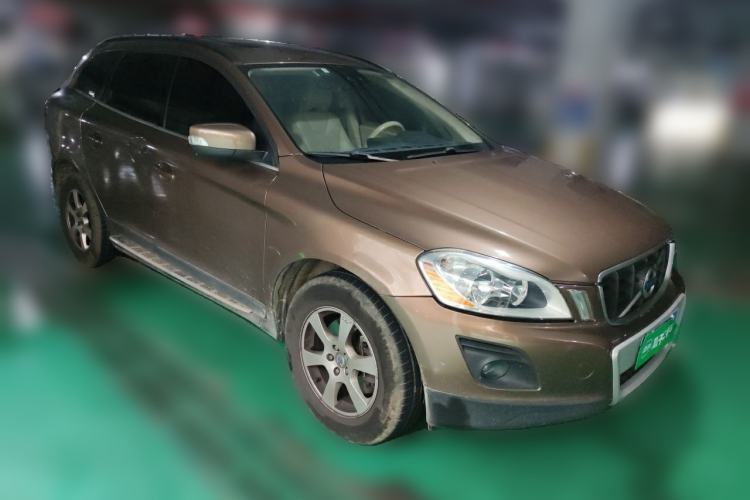 Used Volvo XC60 2010 T6 AWD Zhiya Edition Front Right 45 Deg