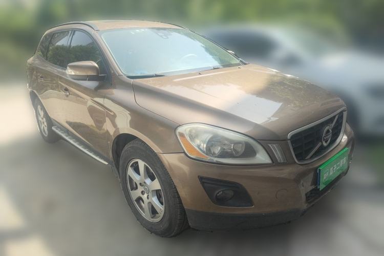 Used Volvo XC60 2010 T6 AWD Comfort Edition Front Right 45 Deg
