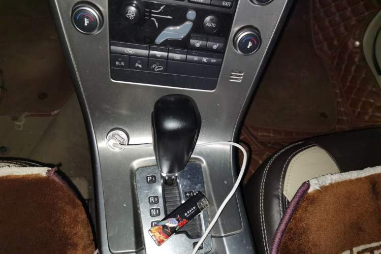 Used Volvo XC60 2010 T6 AWD Zhiya Edition Gear Lever
