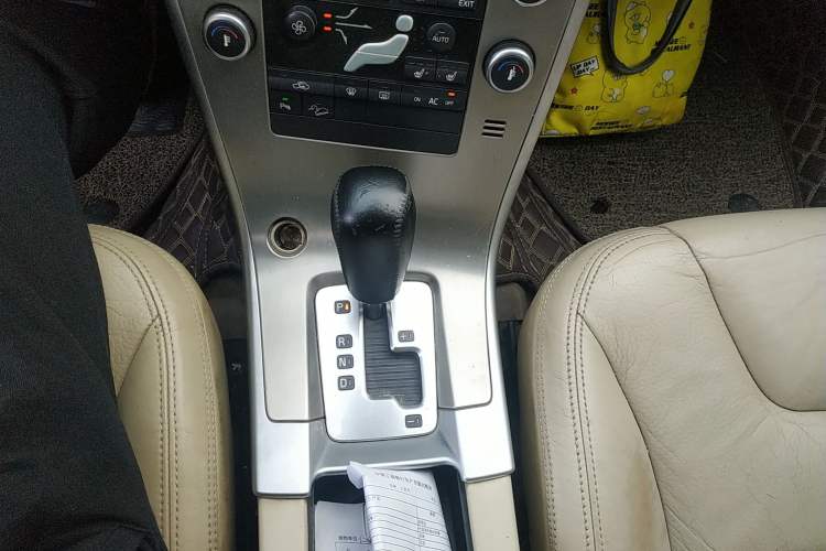 Used Volvo XC60 2010 T6 AWD Zhiya Edition Gear Lever
