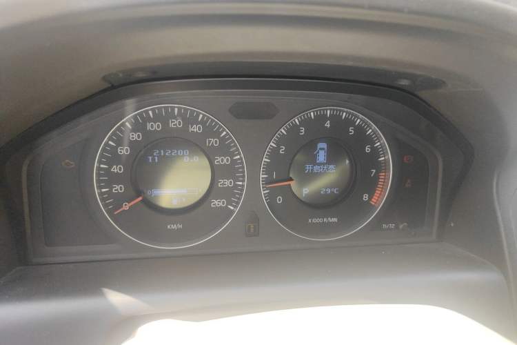 Used Volvo XC60 2010 T6 AWD Comfort Edition Instrument Cluster