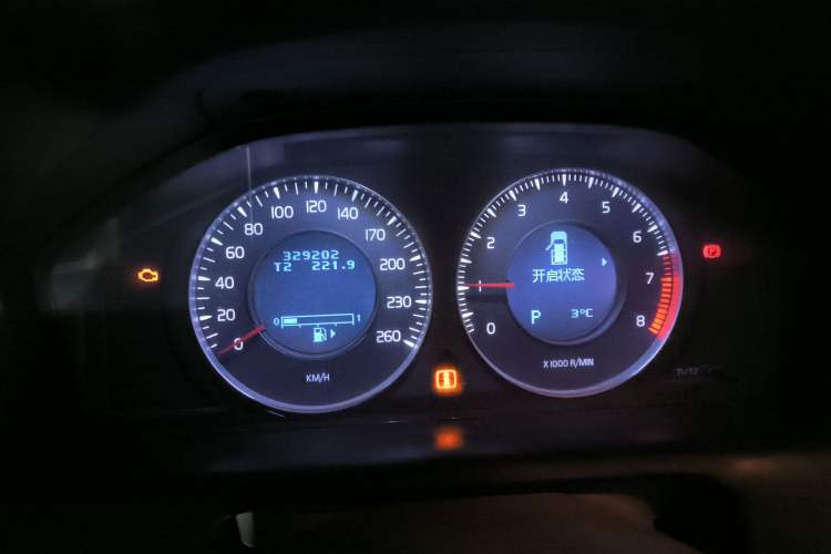 Used Volvo XC60 2010 T6 AWD Comfort Edition Instrument Cluster