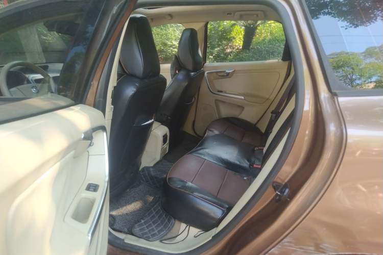 Used Volvo XC60 2010 T6 AWD Comfort Edition Left Rear Seat