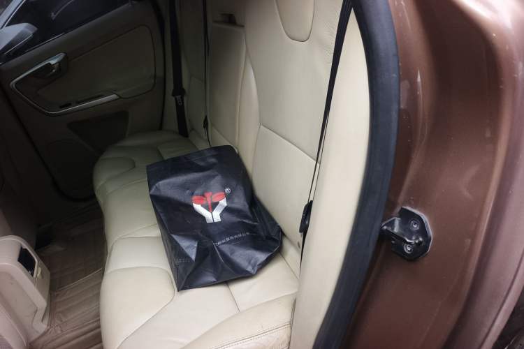 Used Volvo XC60 2010 T6 AWD Zhiya Edition Left Rear Seat