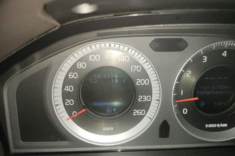 Used Volvo XC60 2010 T6 AWD Zhiya Edition Odometer Close Up