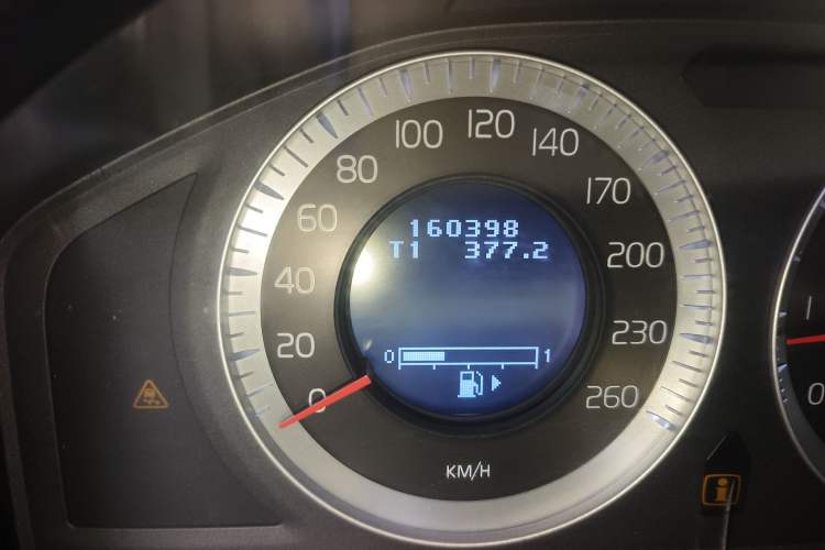 Used Volvo XC60 2010 T6 AWD Zhiya Edition Odometer Close Up
