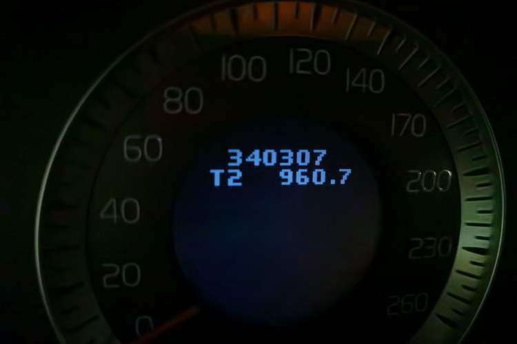 Used Volvo XC60 2010 T6 AWD Zhiya Edition Odometer Close Up