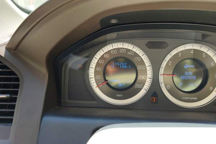 Used Volvo XC60 2010 T6 AWD Zhiya Edition Odometer Close Up