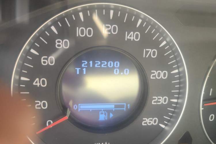 Used Volvo XC60 2010 T6 AWD Comfort Edition Odometer Close Up