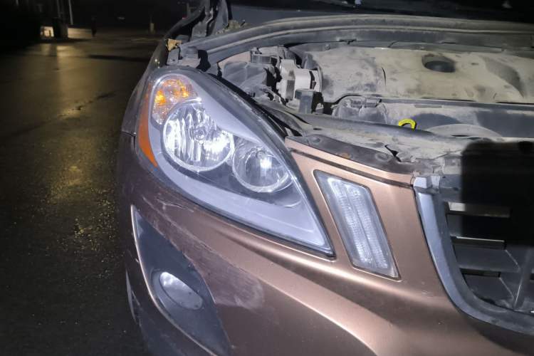 Used Volvo XC60 2010 T6 AWD Comfort Edition Right Front Headlight