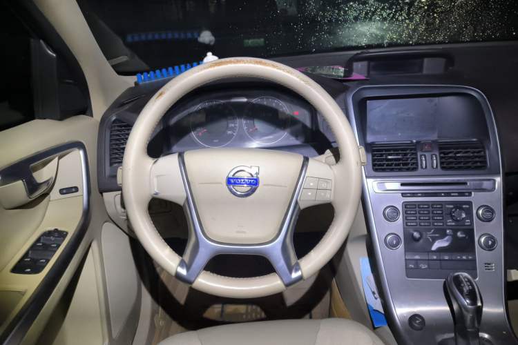 Used Volvo XC60 2010 T6 AWD Comfort Edition Steering Wheel