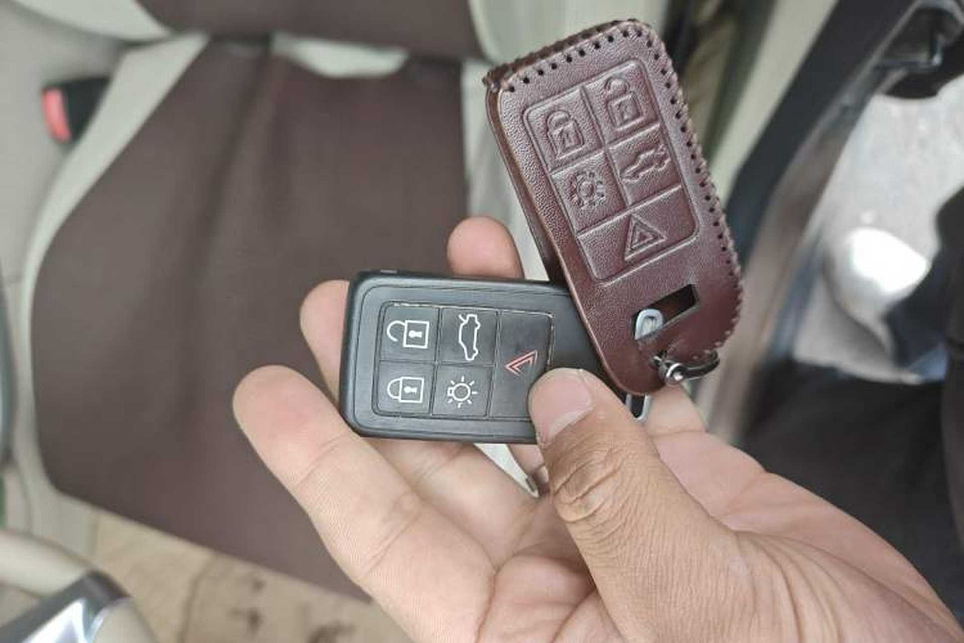 Used Volvo XC60 2010 T6 AWD Comfort Edition Vehicle Key