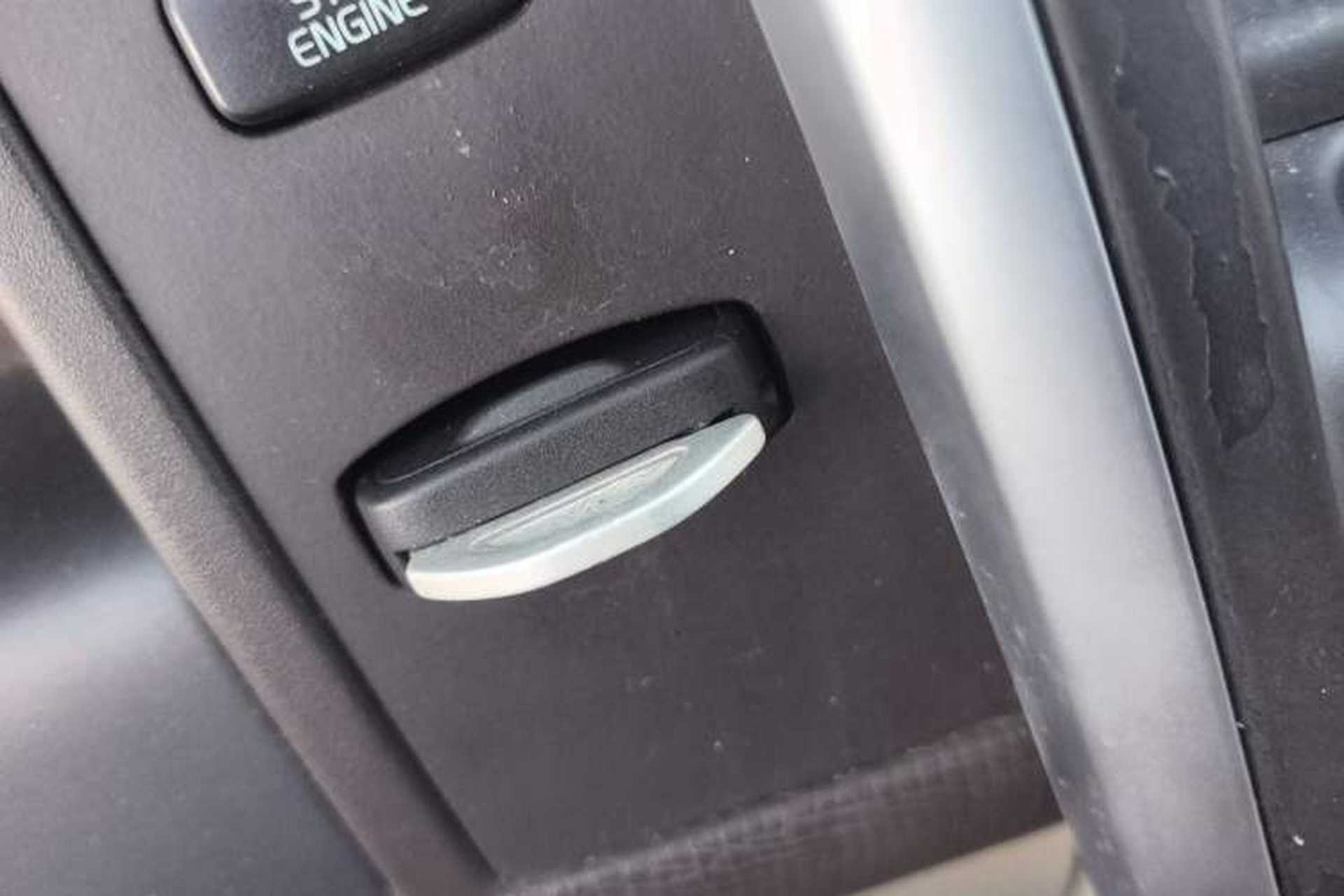 Used Volvo XC60 2010 T6 AWD Comfort Edition Vehicle Key