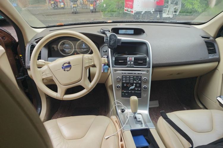Used Volvo XC60 2010 T6 AWD Zhiya Edition Center Console