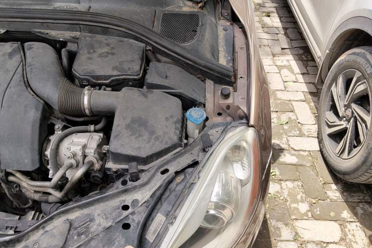 Used Volvo XC60 2010 T6 AWD Zhiya Edition Engine Bay Left