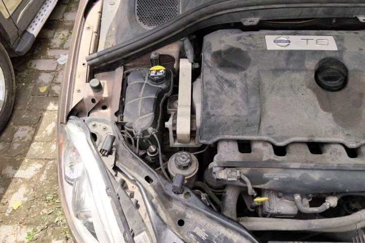 Used Volvo XC60 2010 T6 AWD Zhiya Edition Engine Bay Right