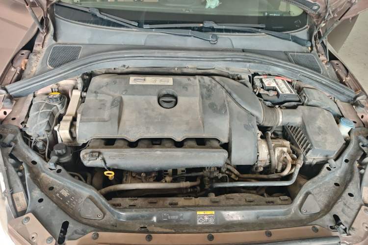 Used Volvo XC60 2010 T6 AWD Zhiya Edition Engine Bay