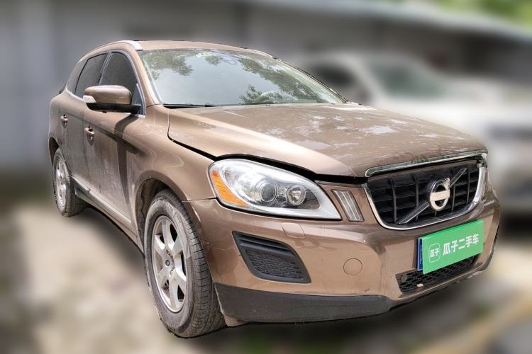Used Volvo XC60 2010 T6 AWD Zhiya Edition Front Right 45 Deg