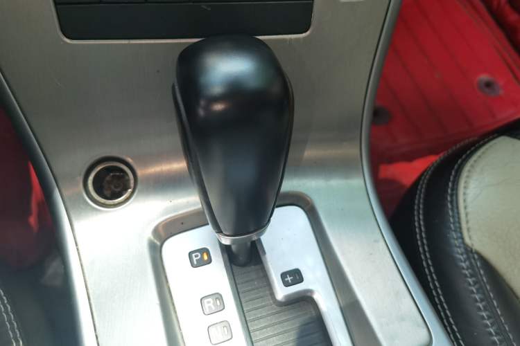 Used Volvo XC60 2010 T6 AWD Prestige Edition Gear Lever
