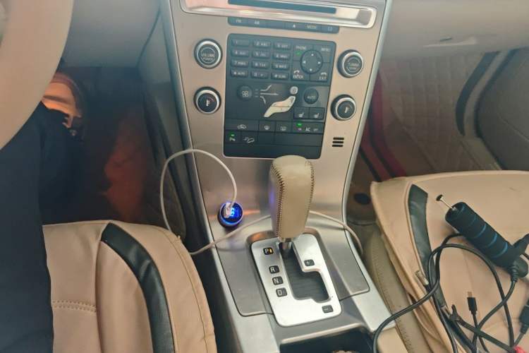 Used Volvo XC60 2010 T6 AWD Zhiya Edition Gear Lever