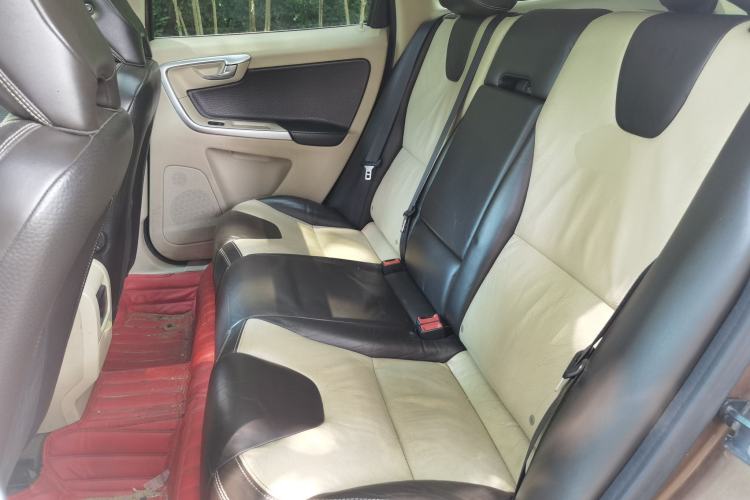 Used Volvo XC60 2010 T6 AWD Prestige Edition Left Rear Seat