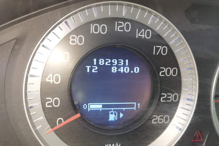 Used Volvo XC60 2010 T6 AWD Prestige Edition Odometer Close Up