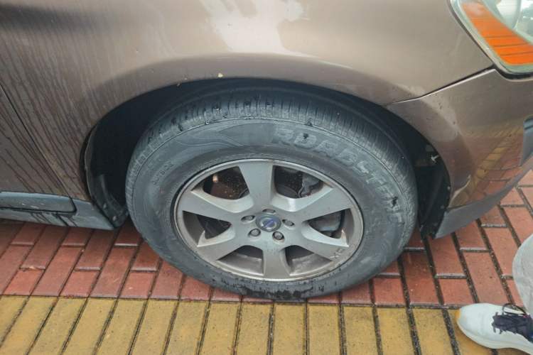 Used Volvo XC60 2010 T6 AWD Zhiya Edition Right Front Wheel Hub