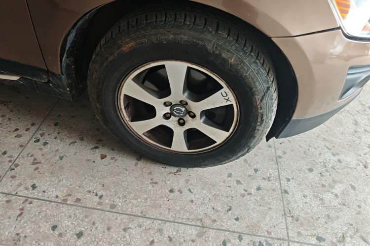 Used Volvo XC60 2010 T6 AWD Zhiya Edition Right Front Wheel Hub