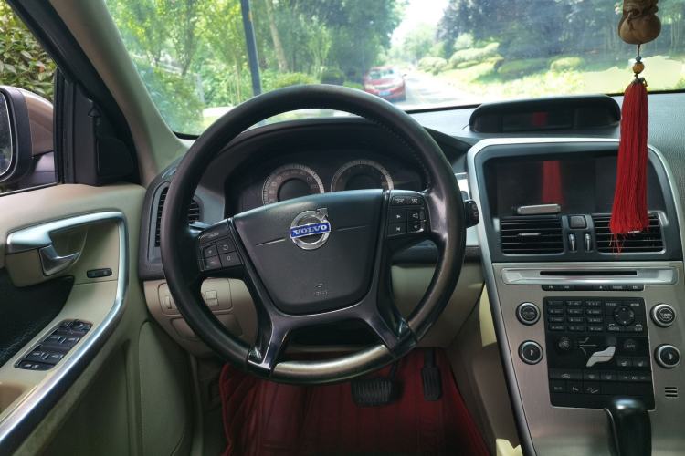 Used Volvo XC60 2010 T6 AWD Prestige Edition Steering Wheel
