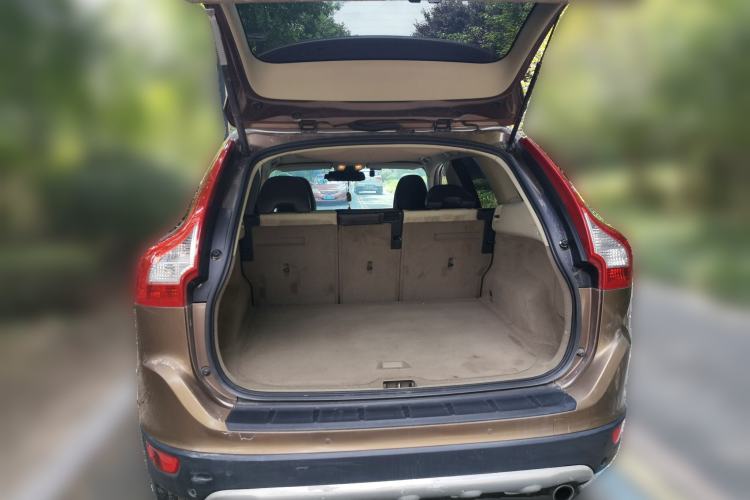 Used Volvo XC60 2010 T6 AWD Prestige Edition Trunk