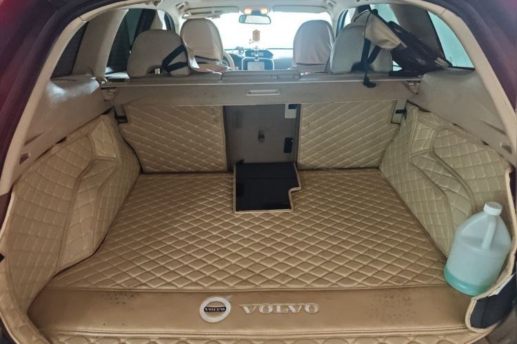 Used Volvo XC60 2010 T6 AWD Zhiya Edition Trunk