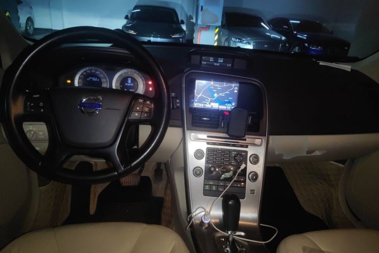 Used Volvo XC60 2010 T6 AWD Zhiya Edition Center Console