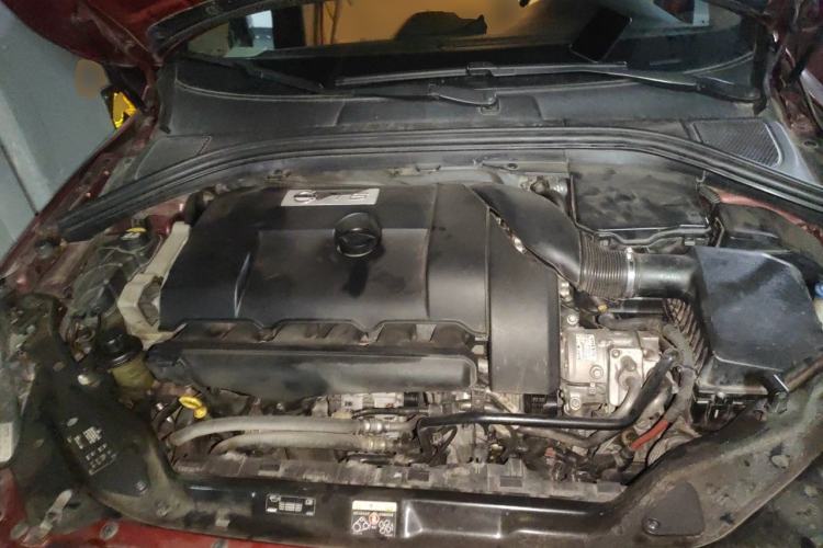 Used Volvo XC60 2010 T6 AWD Zhiya Edition Engine Bay
