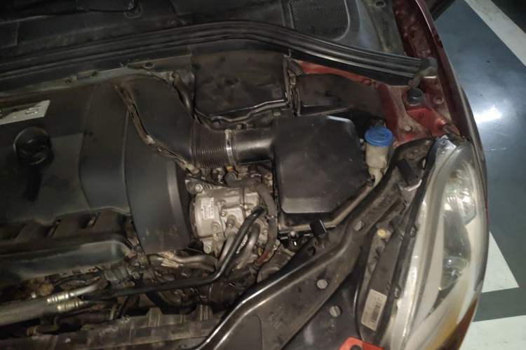 Used Volvo XC60 2010 T6 AWD Zhiya Edition Engine Bay Left